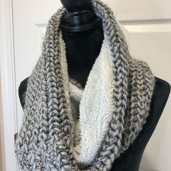 Juicy Couture silver gray metallic infinity scarf - Picture 2 of 7